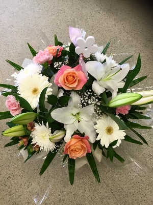 Hand tied Aqua Bouquet in water